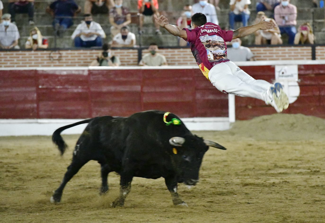 Foto de familia de los recortadores que participaron en el concurso de este viernes en El Espinar. 