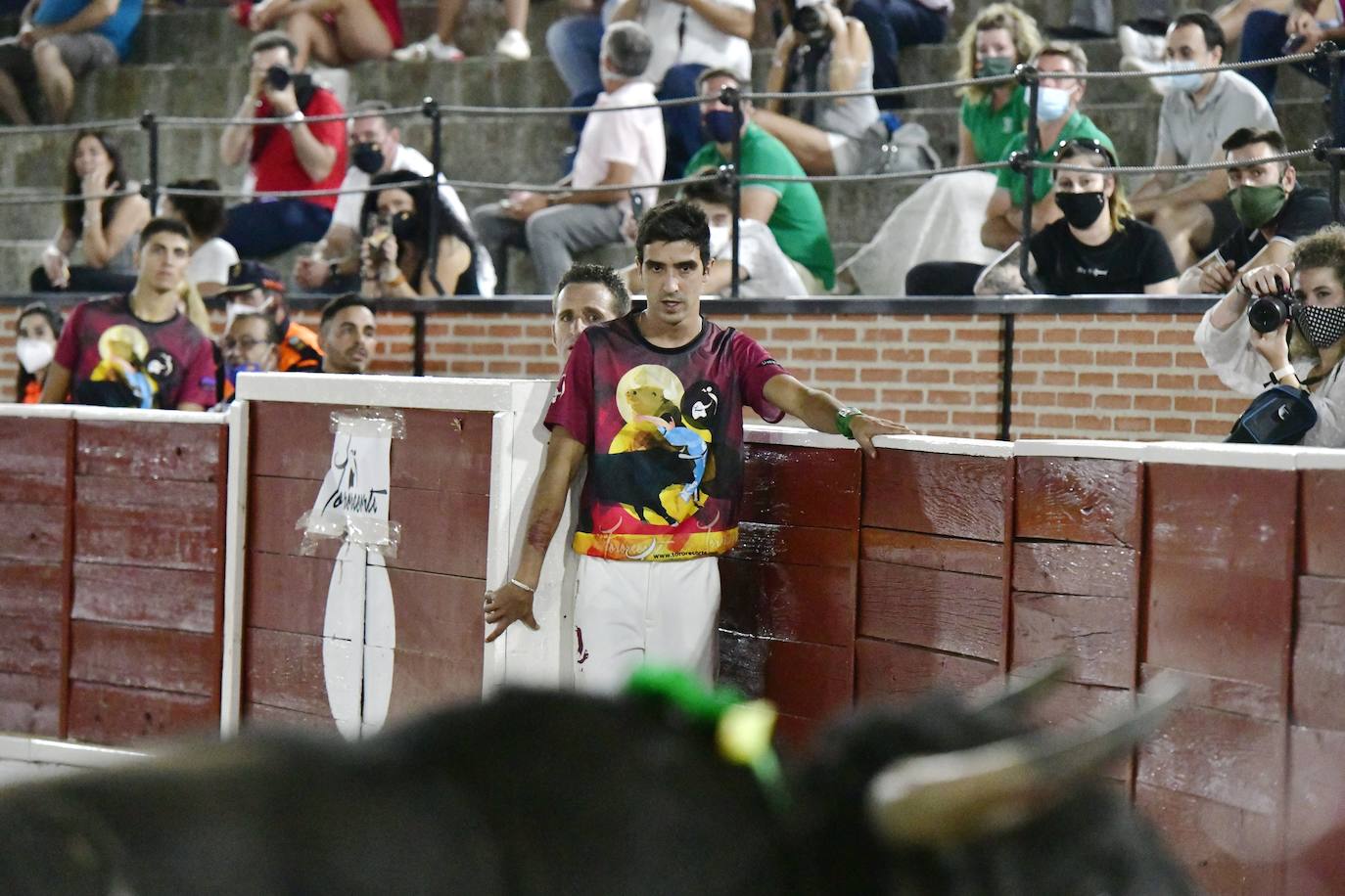 Foto de familia de los recortadores que participaron en el concurso de este viernes en El Espinar. 