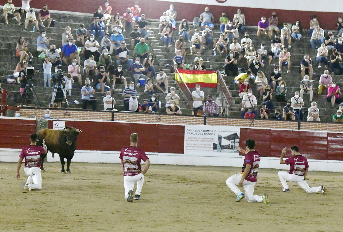 Foto de familia de los recortadores que participaron en el concurso de este viernes en El Espinar. 