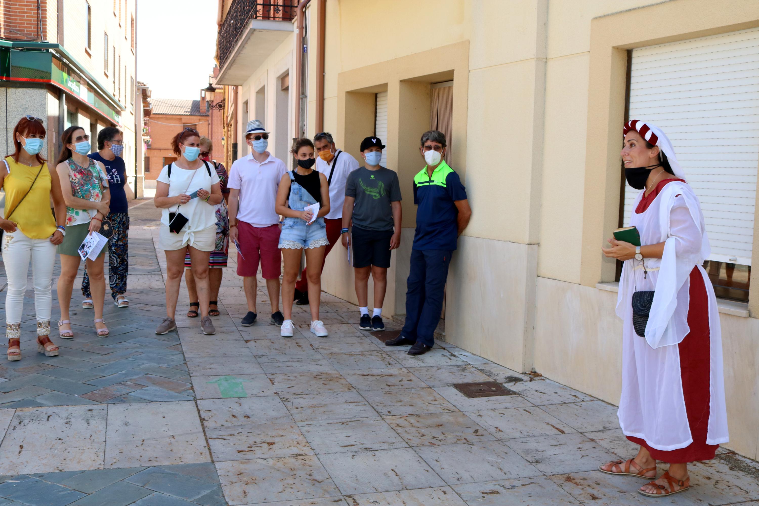 Asistentes a la Ruta Teatralizada por Torquemada