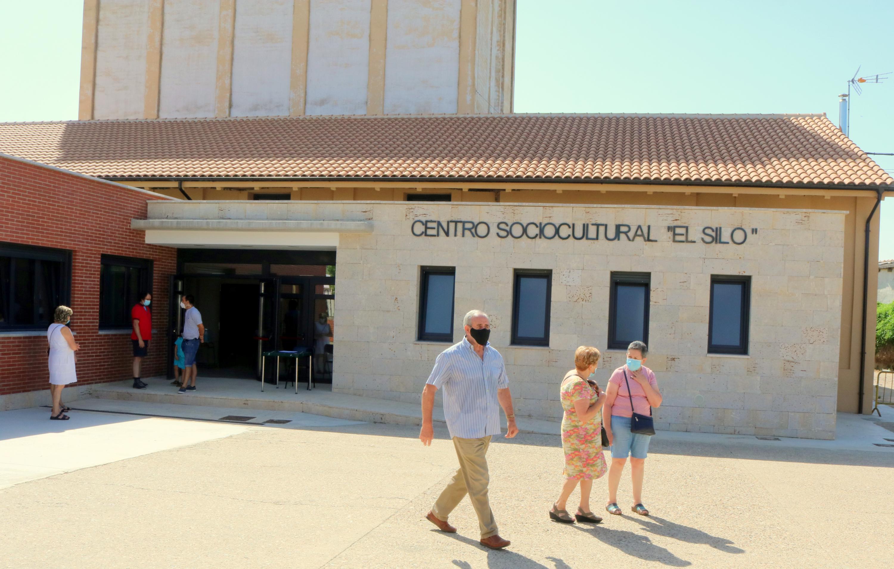 Numerosos vecinos se acercaron a conocer las nuevas instalaciones de la localidad cerrateña