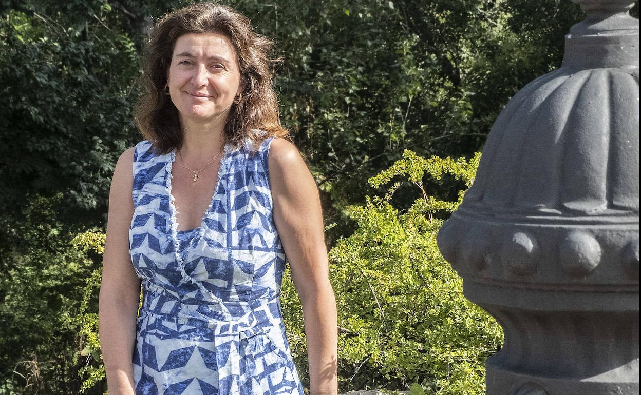 Marta López posa en el parque Ribera de Castilla, en el barrio de La Rondilla..