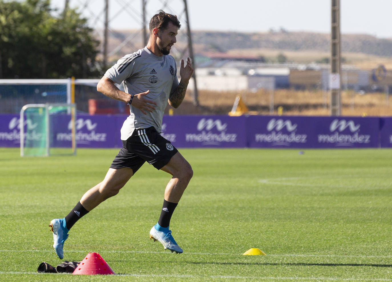 La plantilla del Real Valladolid ha entrenado esta mañana en los Anexos del estadio José Zorrilla. 