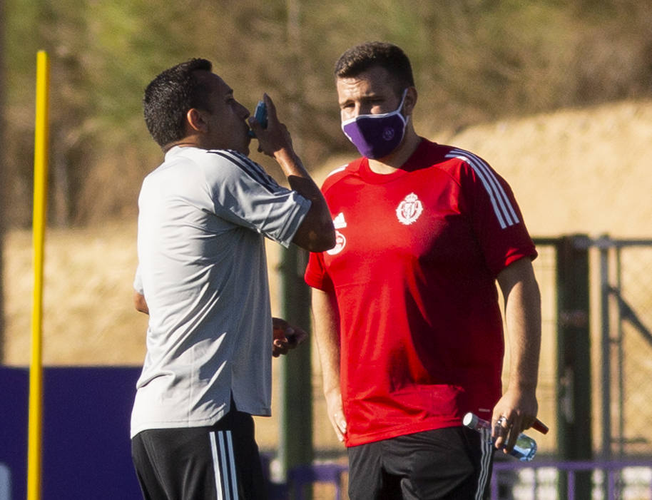 La plantilla del Real Valladolid ha entrenado esta mañana en los Anexos del estadio José Zorrilla. 