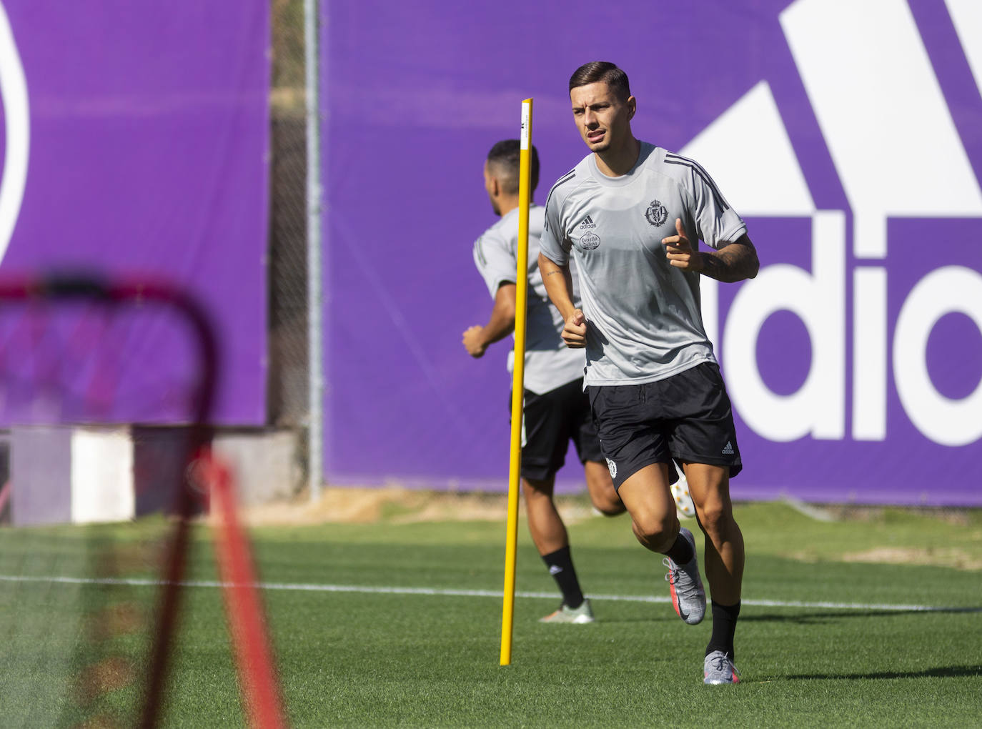 La plantilla del Real Valladolid ha entrenado esta mañana en los Anexos del estadio José Zorrilla. 
