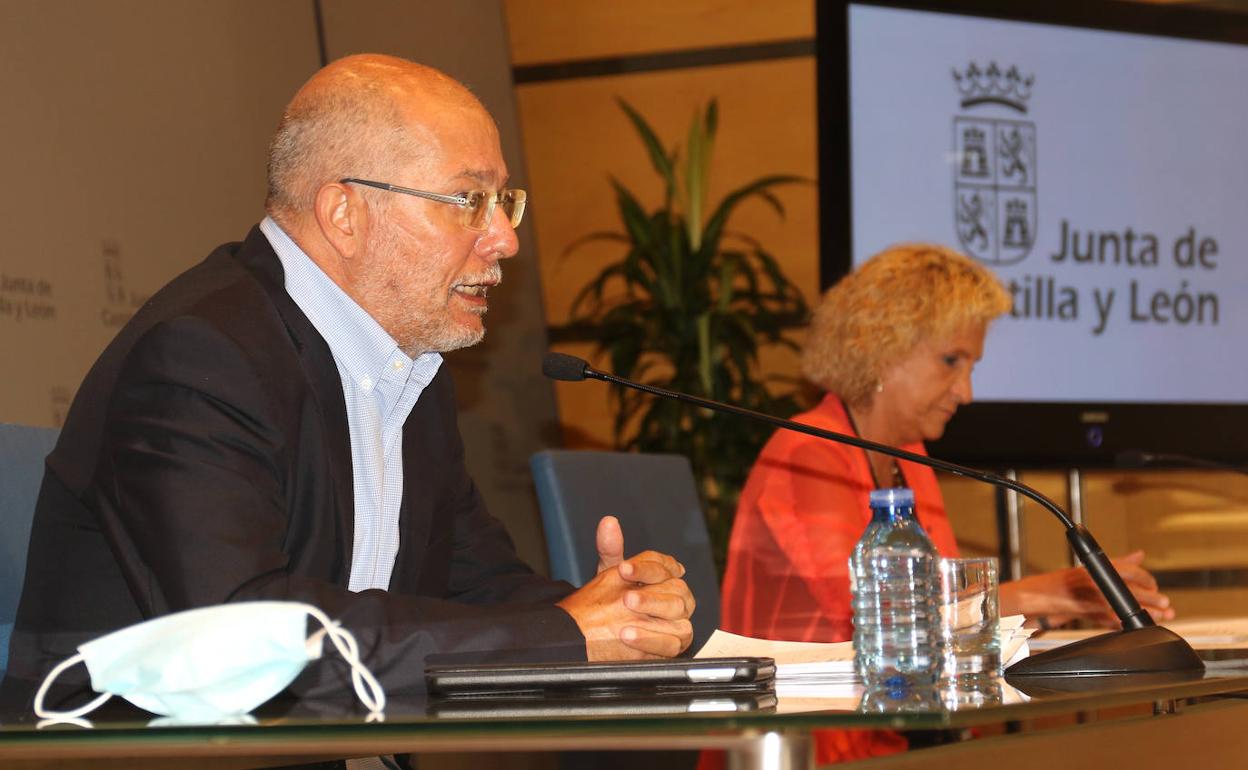 Francisco Igea y Verónica Casado, en la rueda de prensa posterior al Consejo de Gobierno. 