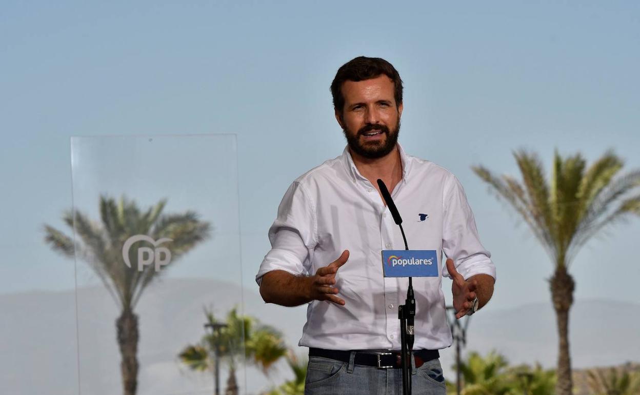 Casado, este viernes, durante su intervención en un acto del PP en Balanegra, Almería. 