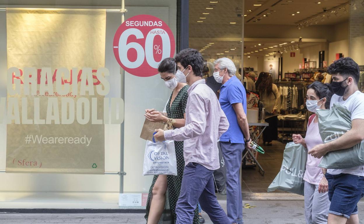 Cartel anunciador de segundas rebajas.