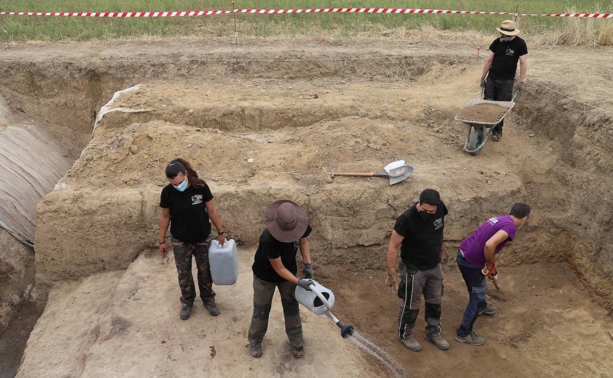 Zona defensiva que está siendo excavada en La Ciudad en Paredes de Nava.