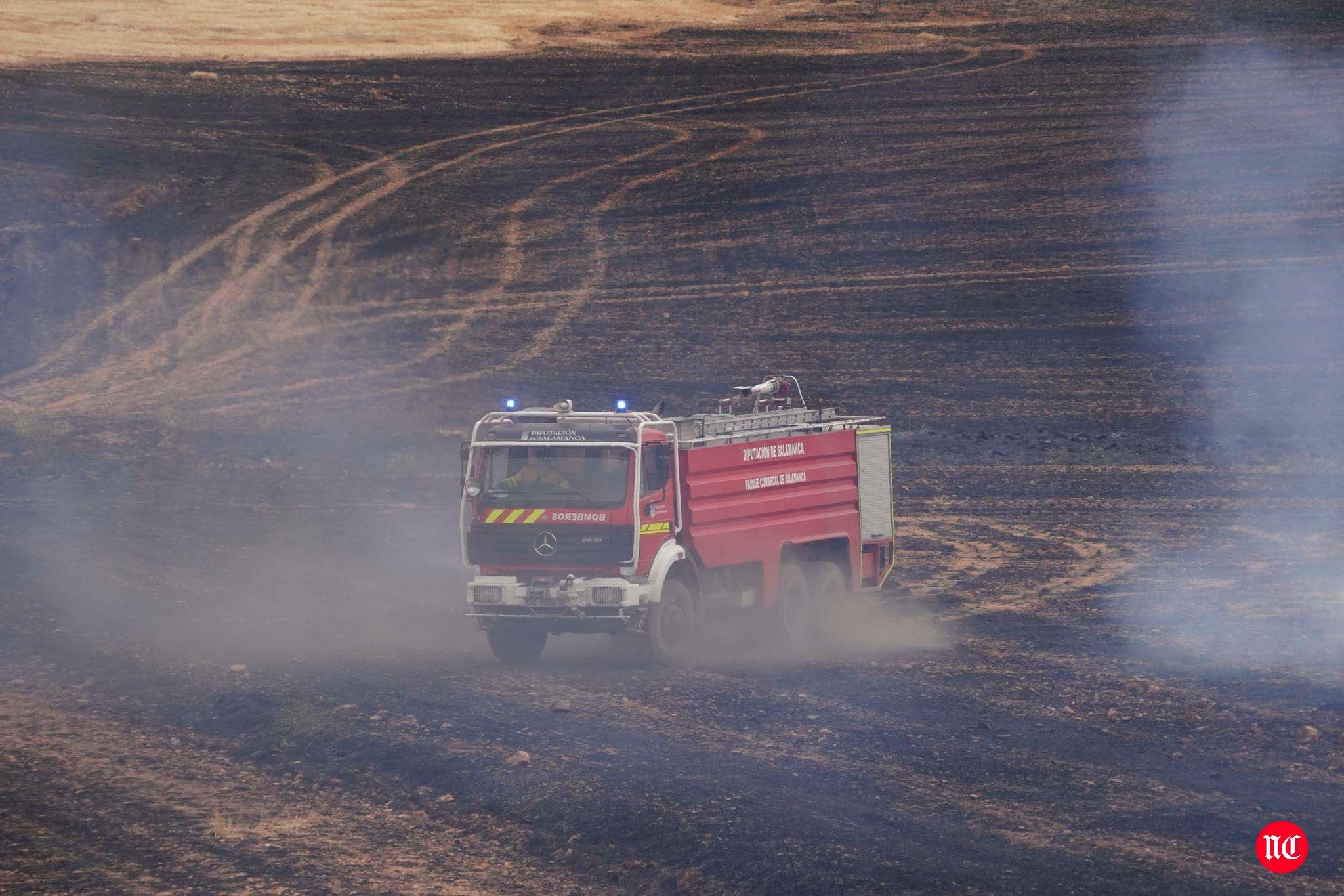 Labores de extinción del incendio. 