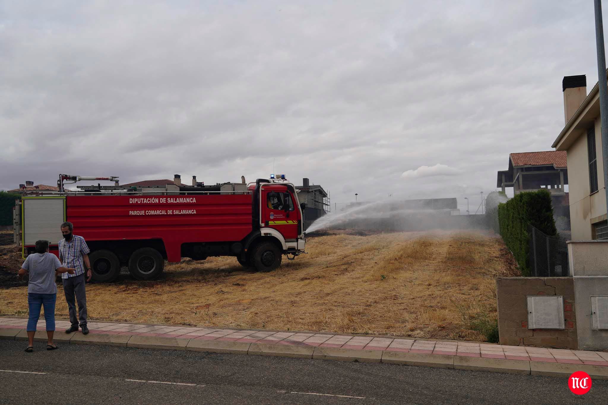 Labores de extinción del incendio. 