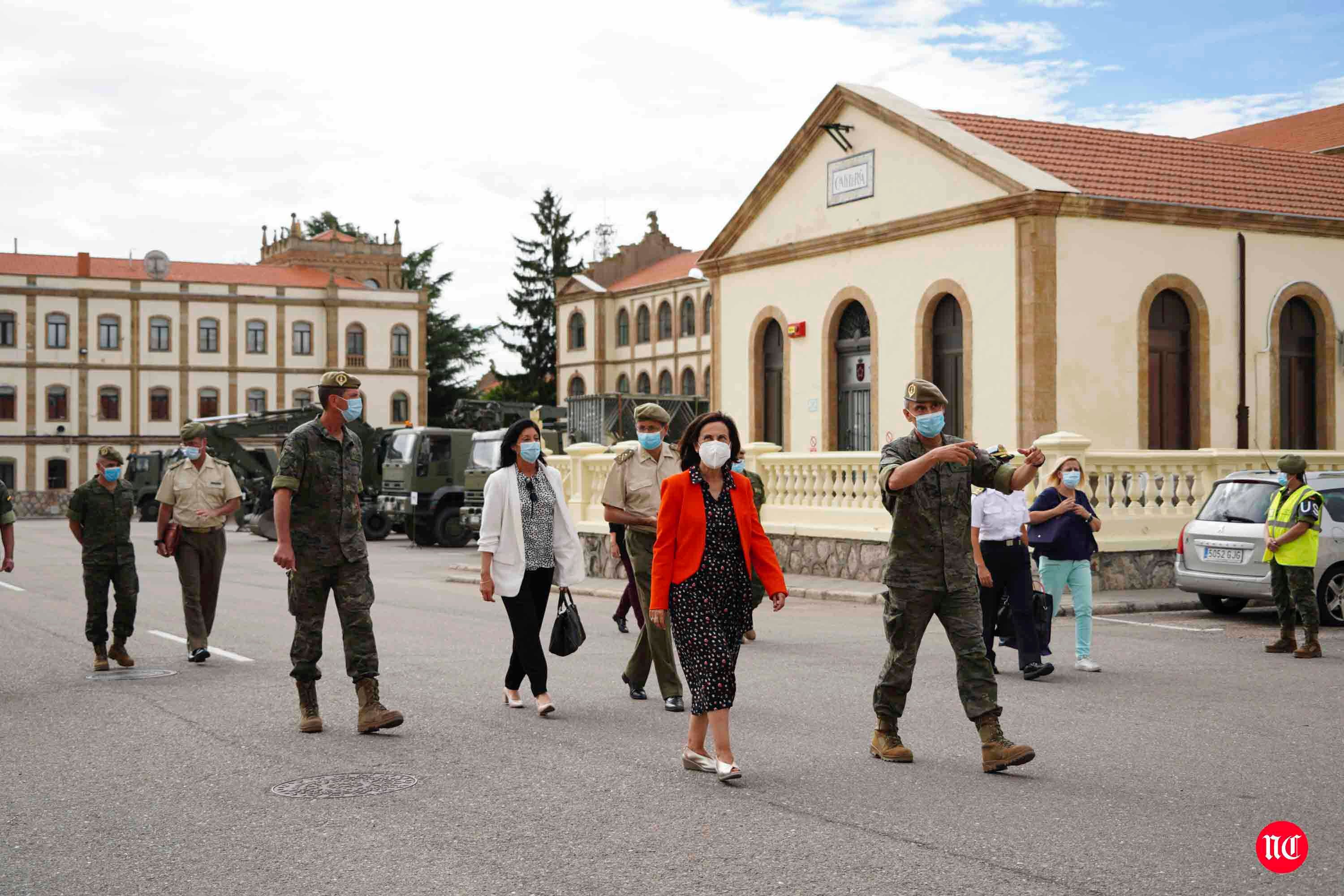 Visita de la ministra al cuartel de Arroquia en Salamanca. 