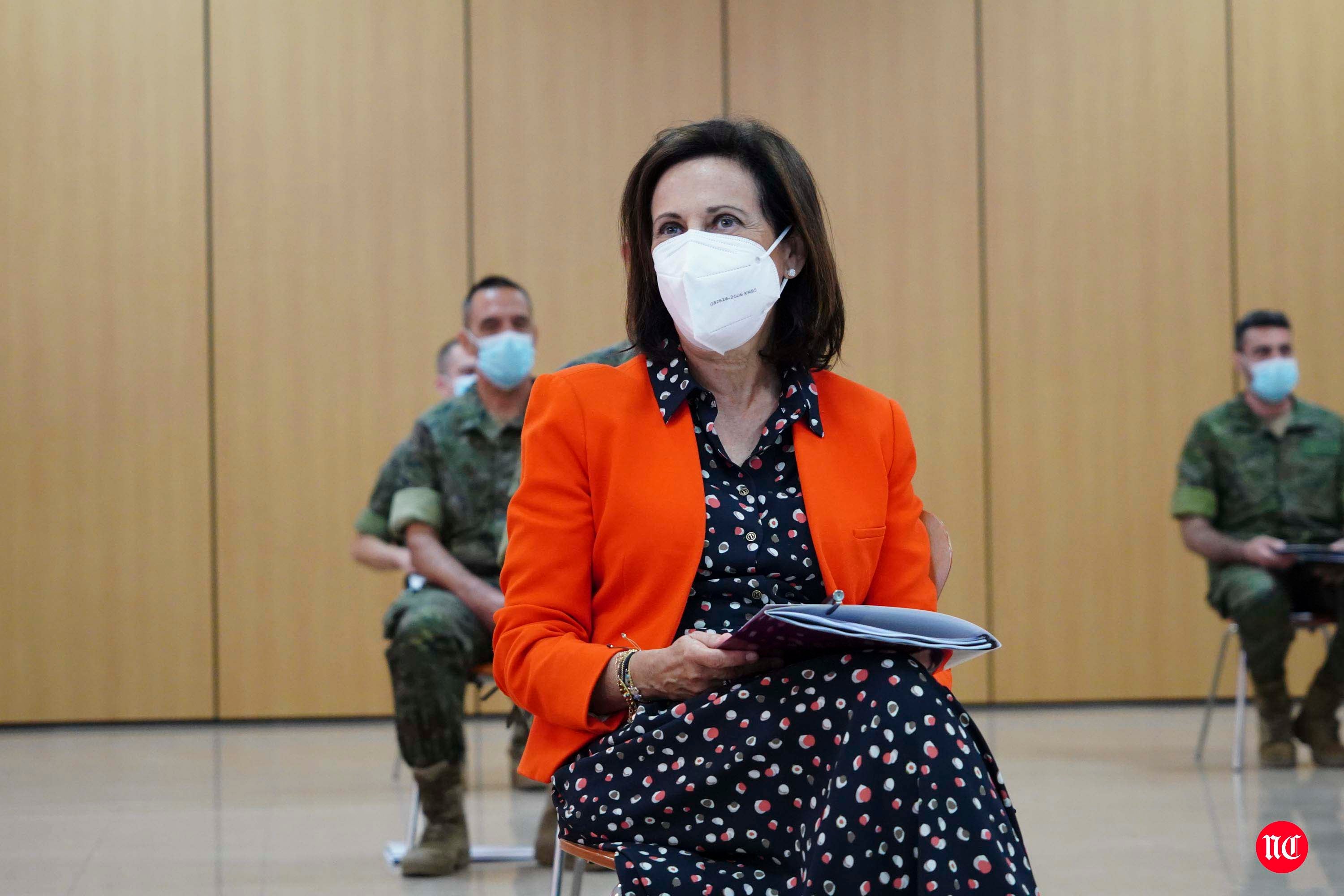 Visita de la ministra al cuartel de Arroquia en Salamanca. 