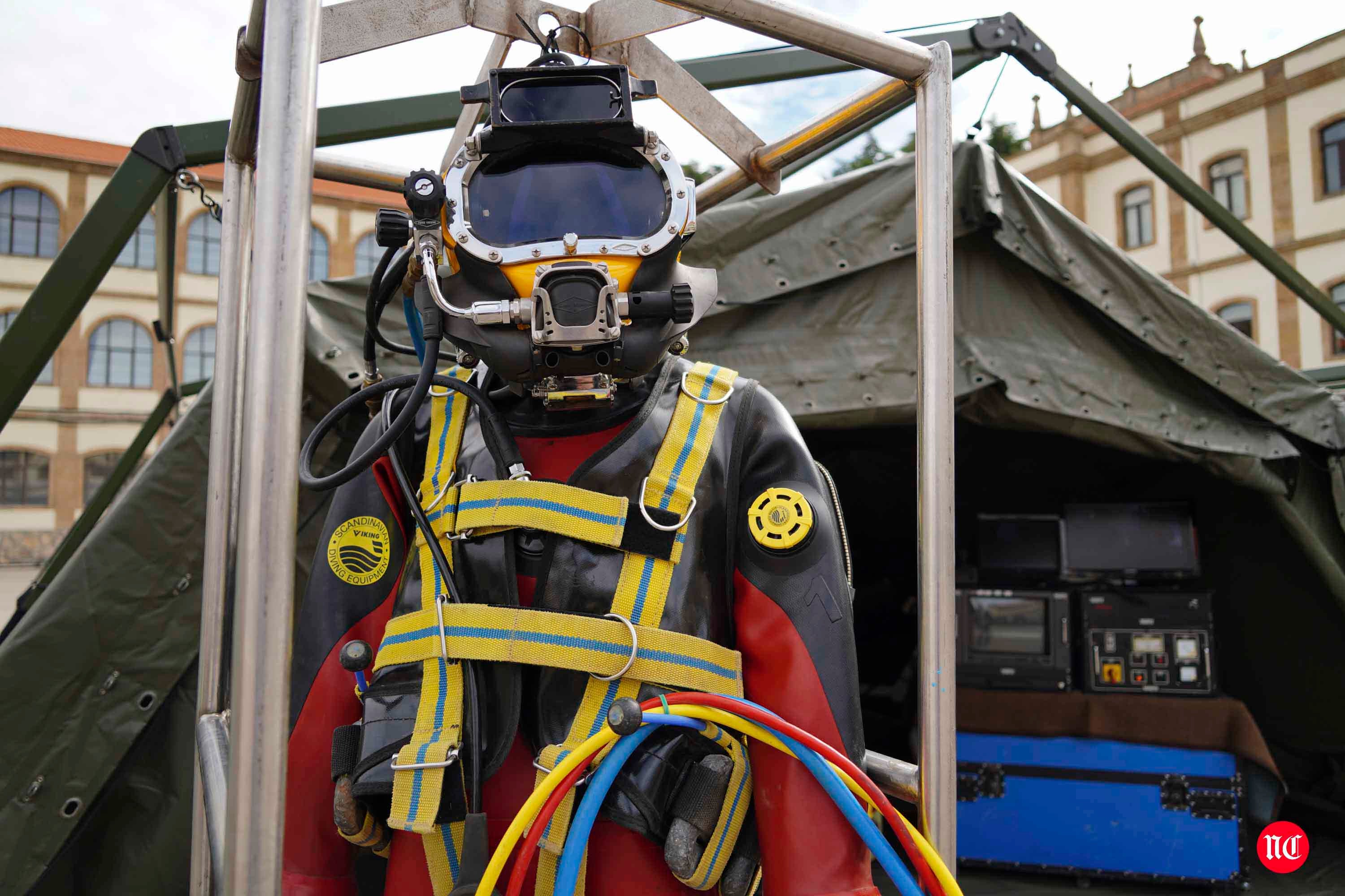 Visita de la ministra al cuartel de Arroquia en Salamanca. 
