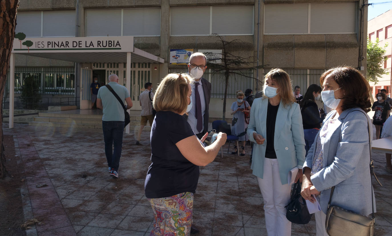 Fotos: La consejera de Educación, Rocío Lucas, visita el colegio Alonso Berruguete de Valladolid