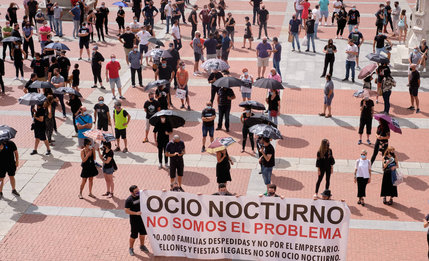 El sector del ocio nocturno protesta en Valladolid. 