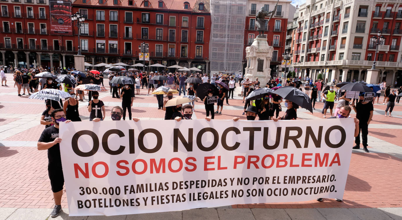 El sector del ocio nocturno protesta en Valladolid. 