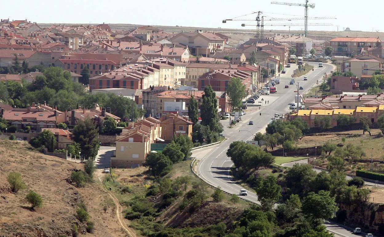 Muere un hombre de 73 años sepultado bajo una paca de paja en La Lastrilla  | El Norte de Castilla