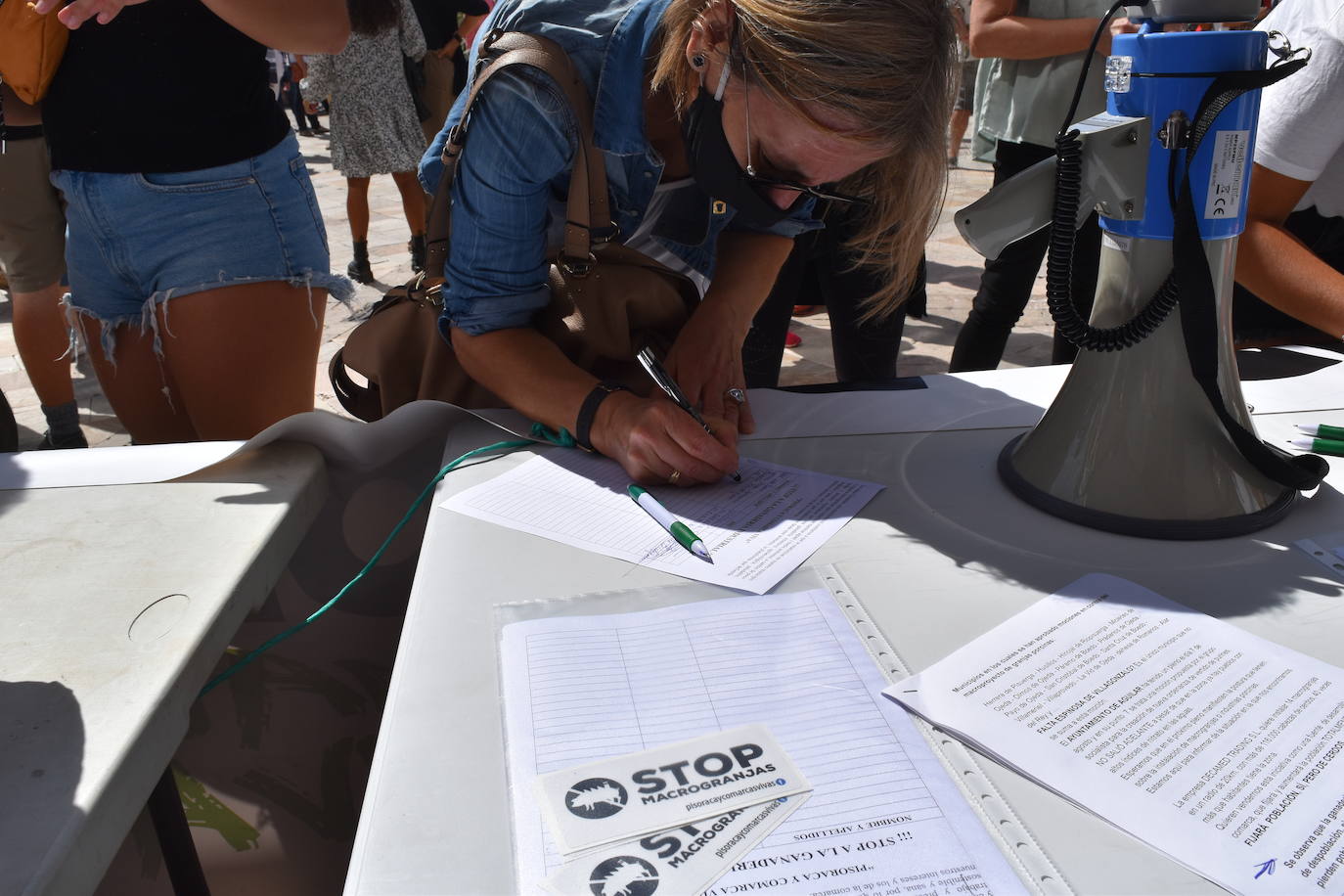 Protesta contra las macrogranjas en Aguilar.