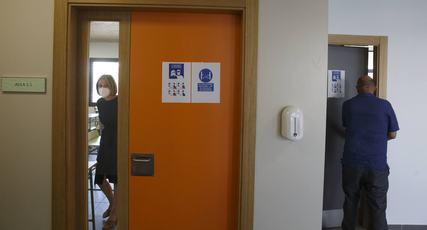 Fotos: Fernández Mañueco visita el IESO de Arroyo de la Encomienda (Valladolid)