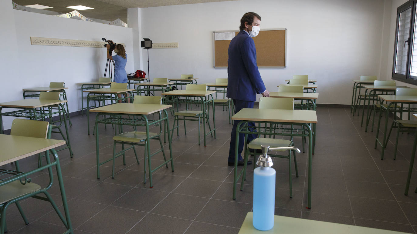 Fotos: Fernández Mañueco visita el IESO de Arroyo de la Encomienda (Valladolid)