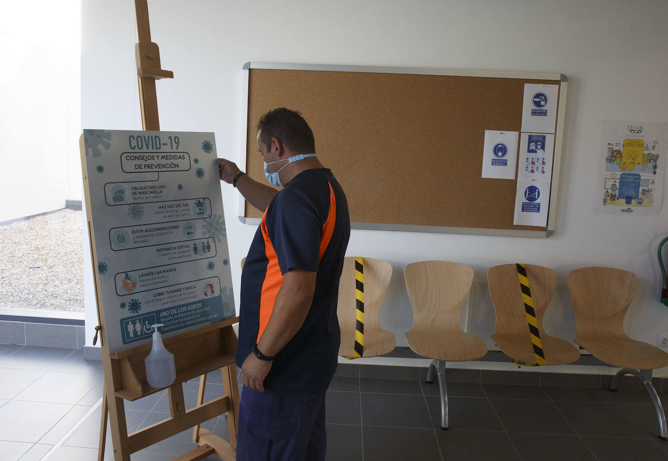 Fotos: Fernández Mañueco visita el IESO de Arroyo de la Encomienda (Valladolid)