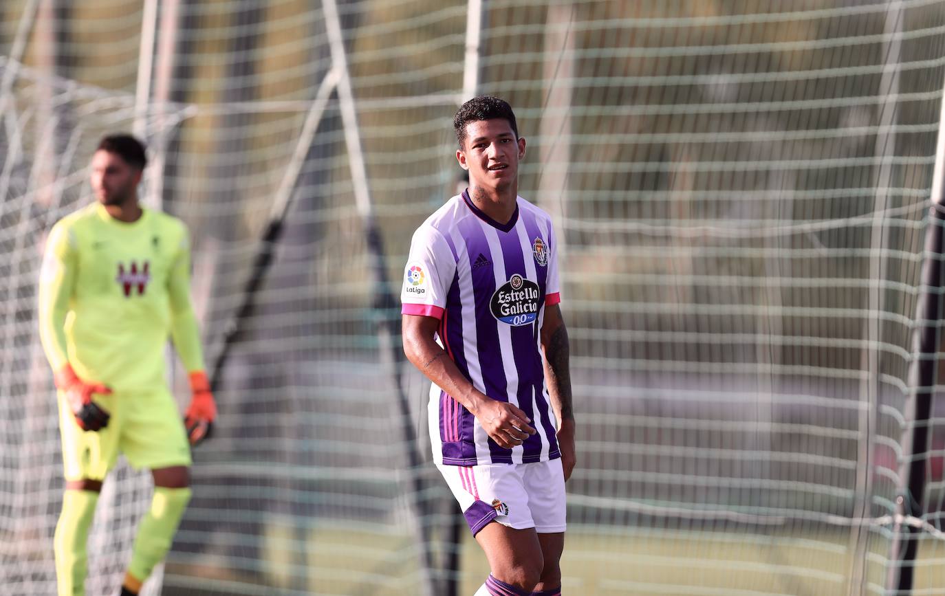 El Real Valladolid ha goleado esta tarde al Granada en el segundo partido amistoso de la pretemporada. 