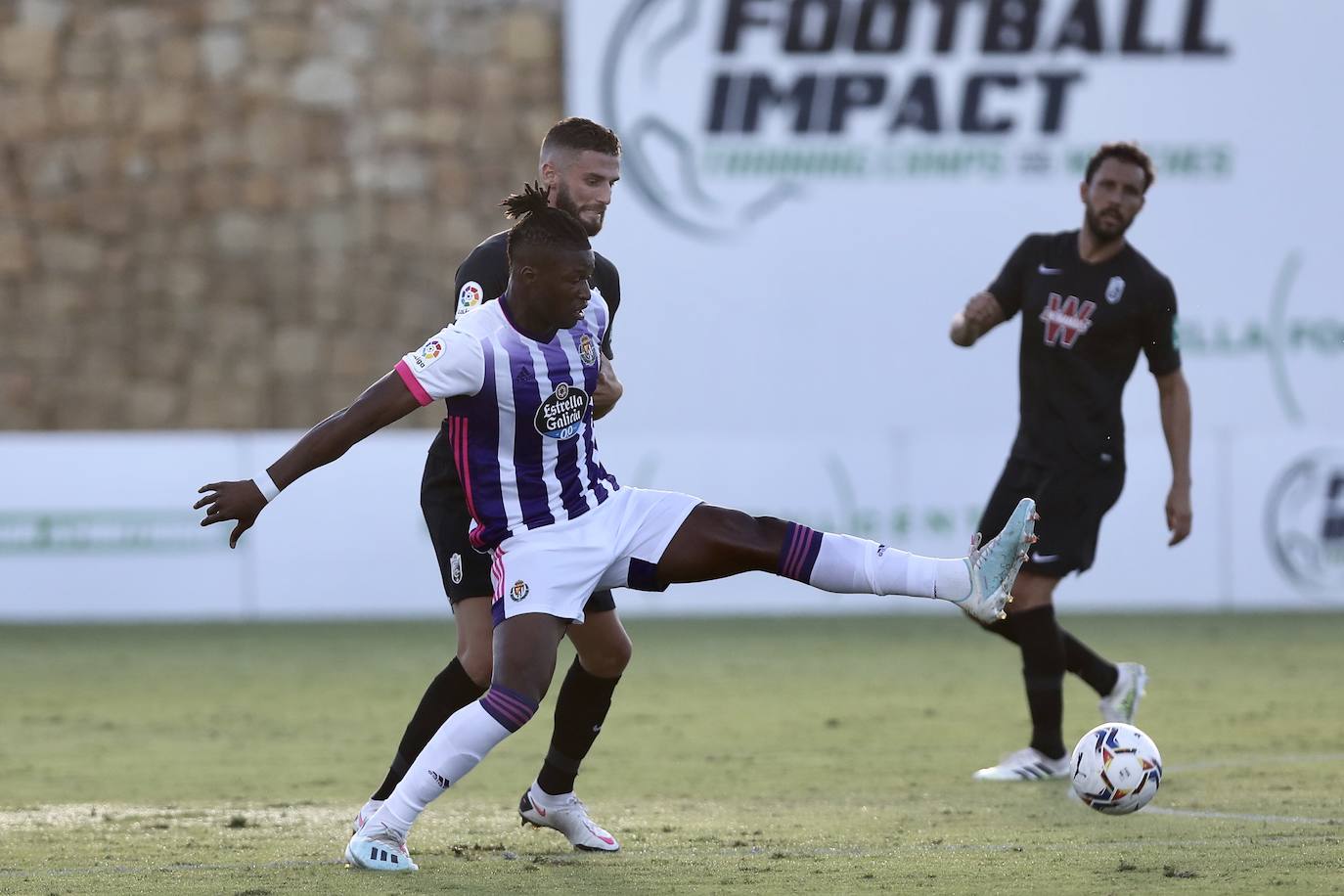 El Real Valladolid ha goleado esta tarde al Granada en el segundo partido amistoso de la pretemporada. 
