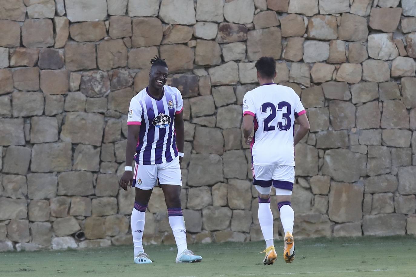 El Real Valladolid ha goleado esta tarde al Granada en el segundo partido amistoso de la pretemporada. 
