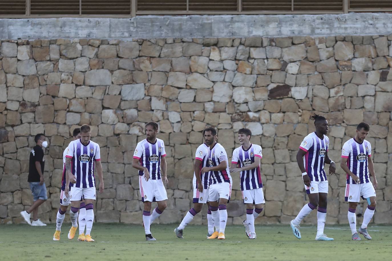El Real Valladolid ha goleado esta tarde al Granada en el segundo partido amistoso de la pretemporada. 