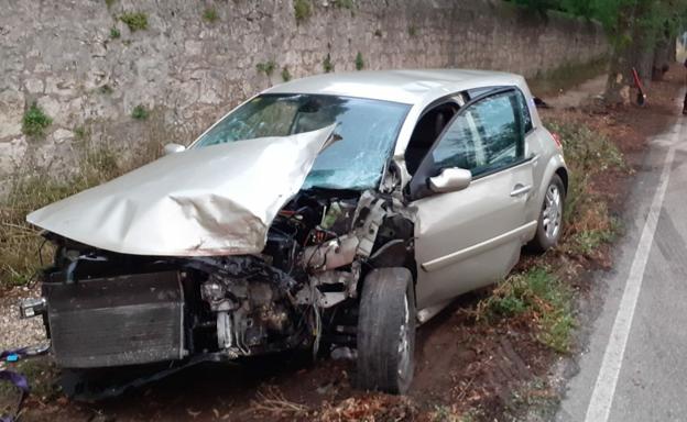 Se estrella contra un árbol en Burgos capital mientras conducía ebrio