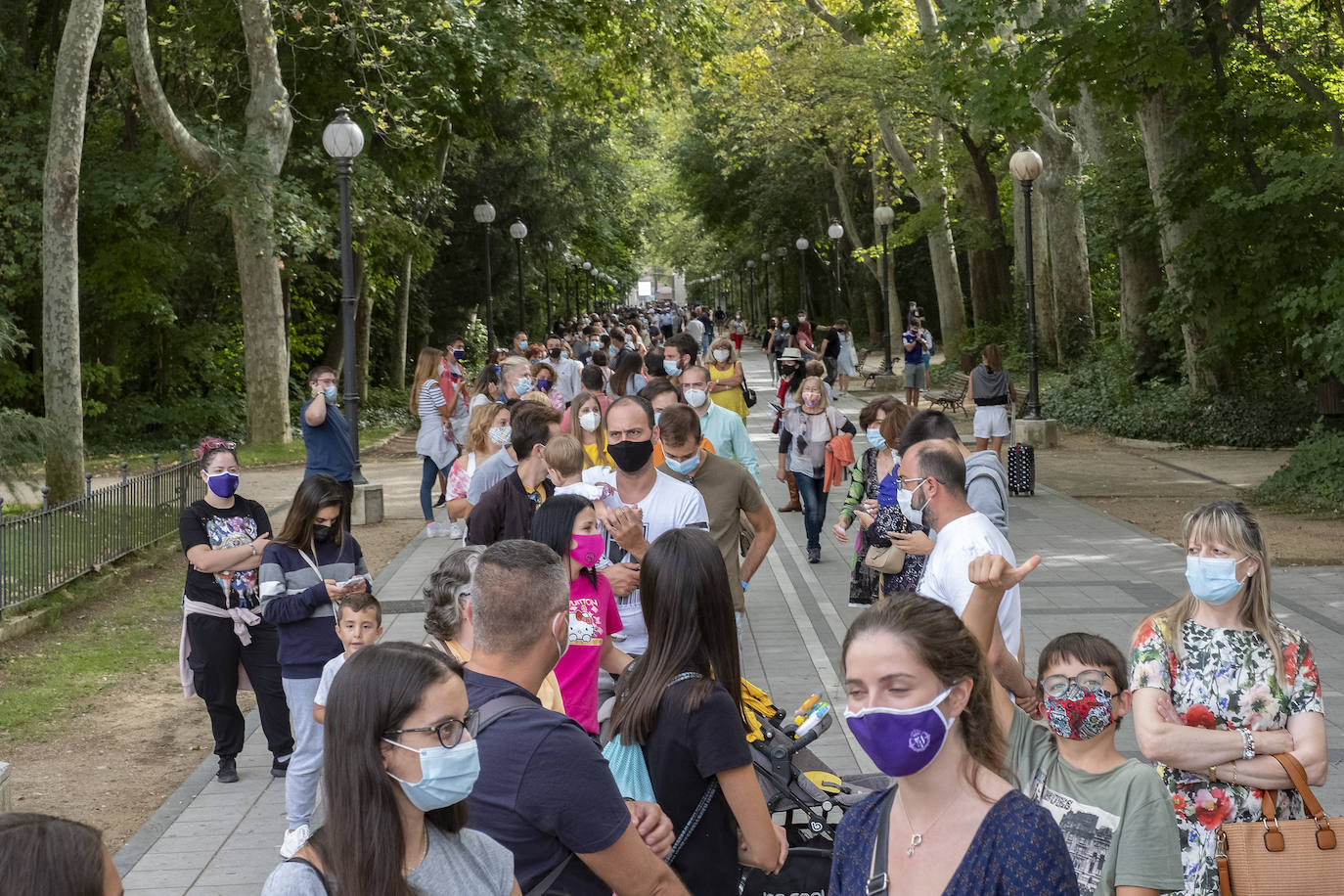 Fotos: Colas para conseguir entradas gratis de &#039;A cielo abierto&#039;