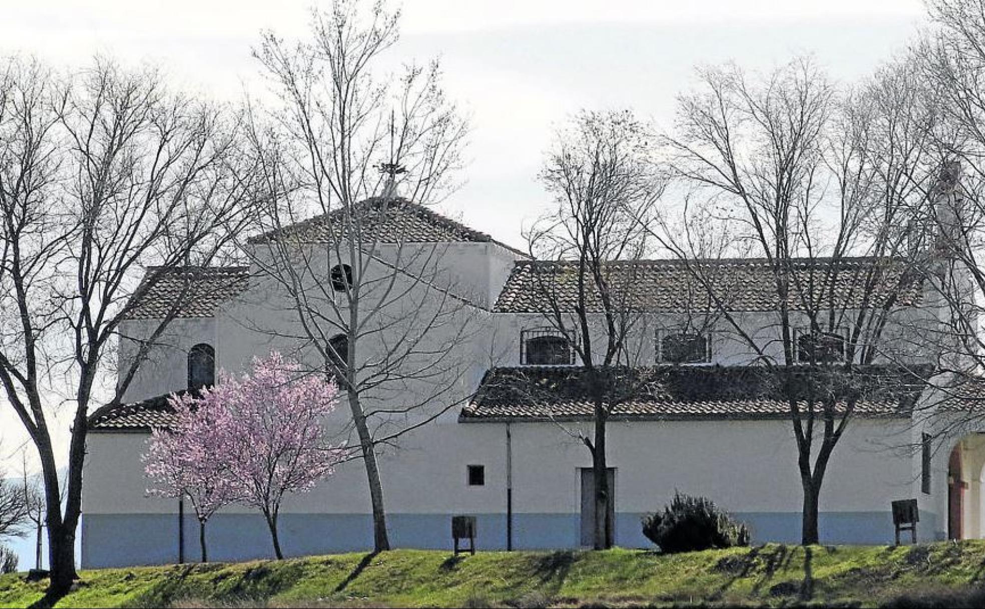 La Ermita de la Aparecida, un edificio de grandes dimensiones.