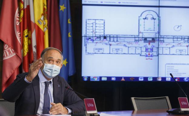 El rector de la Universidad de Valladolid, Antonio Largo Cabrerizo, durante la presentación del nuevo curso. 