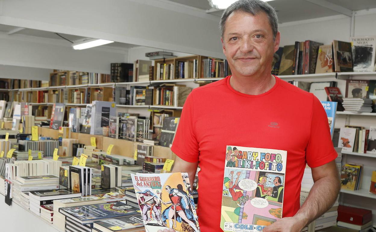 Rafael Moral, en la inauguracion de la Feria del Libro en el Paseo del Salon por la Feria Chica de Palencia, en 2019.