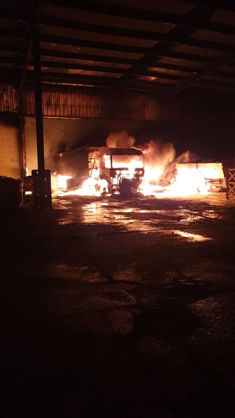 Incendio en la cooperativa Cobadu en Zamora.