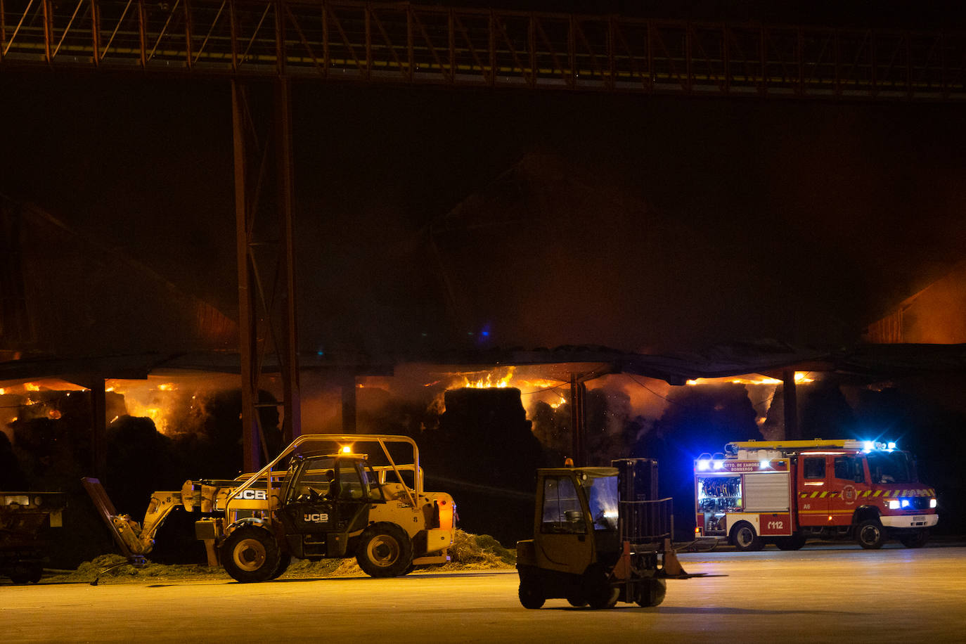 Incendio en la cooperativa Cobadu en Zamora.