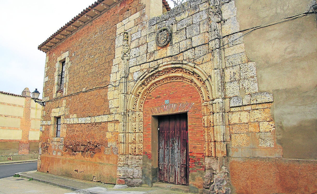 Portada de una casa de estilo hispanoflamenco.