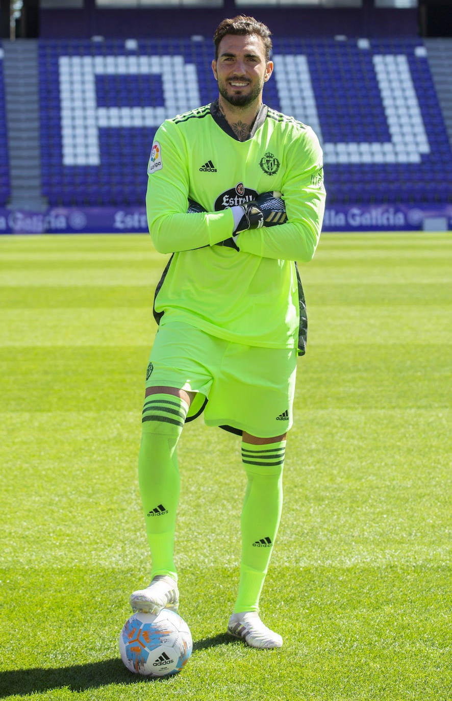 Presentación del portero del Real Valladolid Roberto Jiménez. 