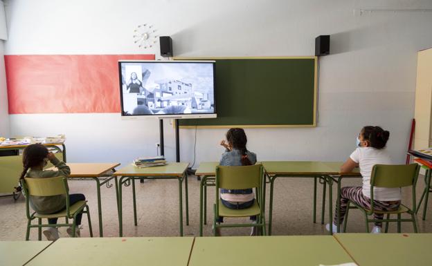 Los colegios con larga lucha contra el absentismo temen que la covid sea excusa para faltar a clase