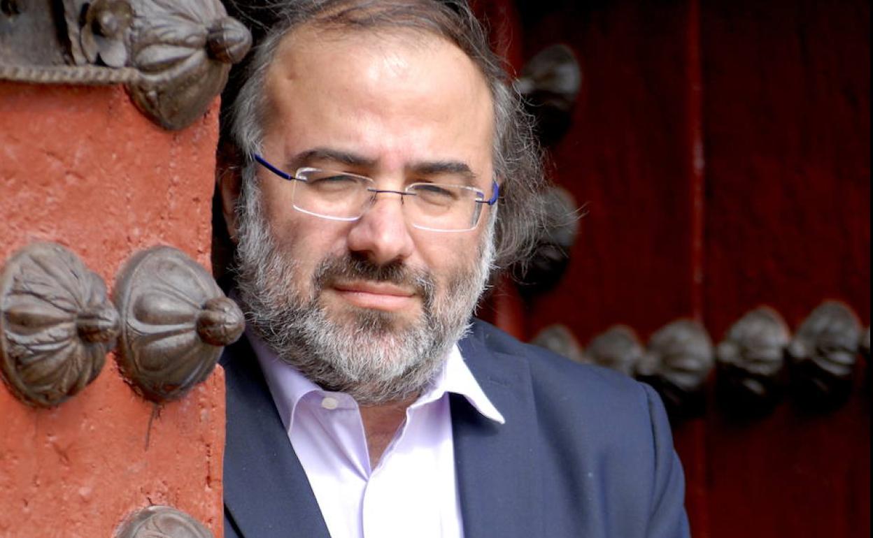 El poeta y profesor universitario Alfredo Pérez Alencart. 