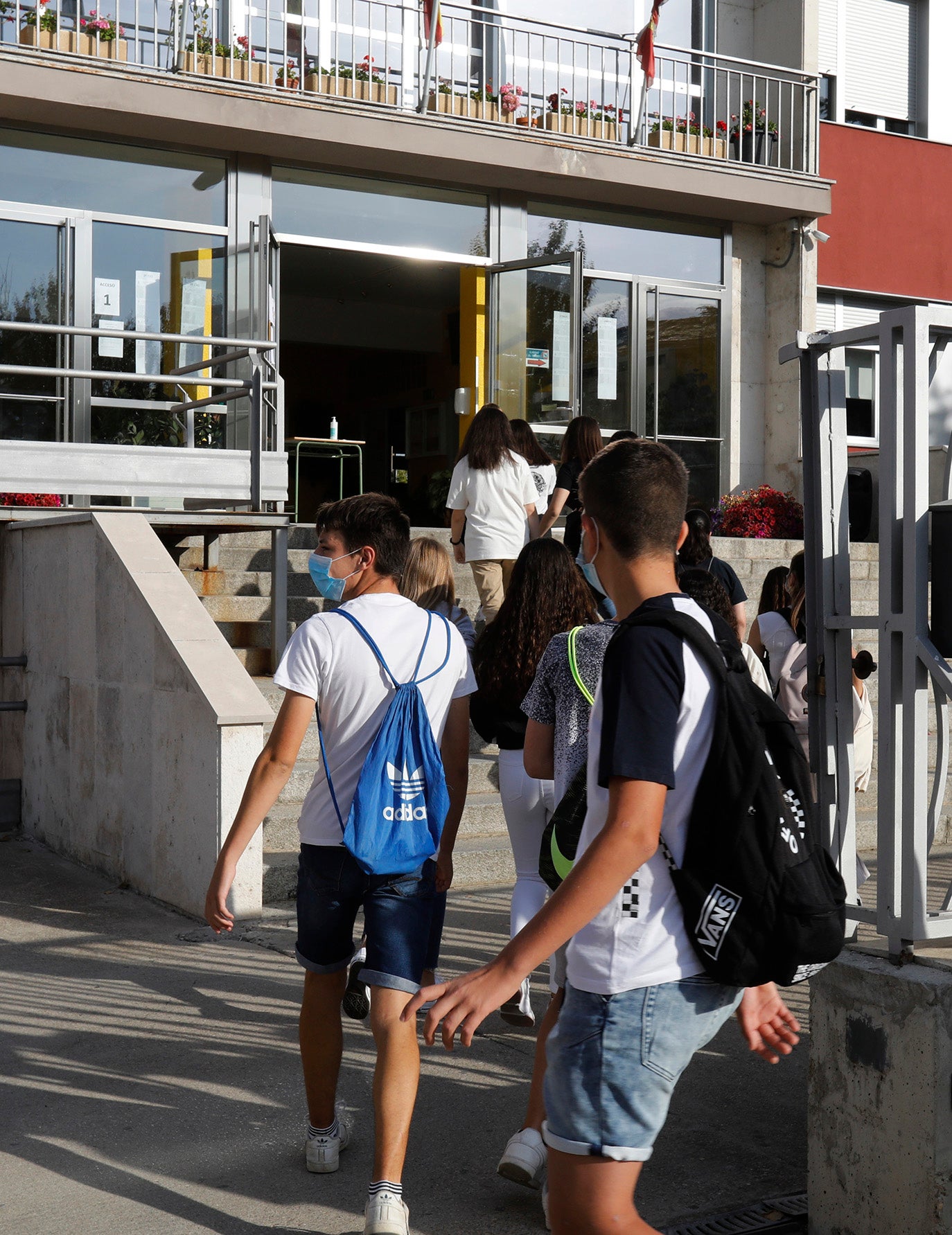 Los alumnos de la ESO y de Bachillerato de Palencia vuelven a clase.