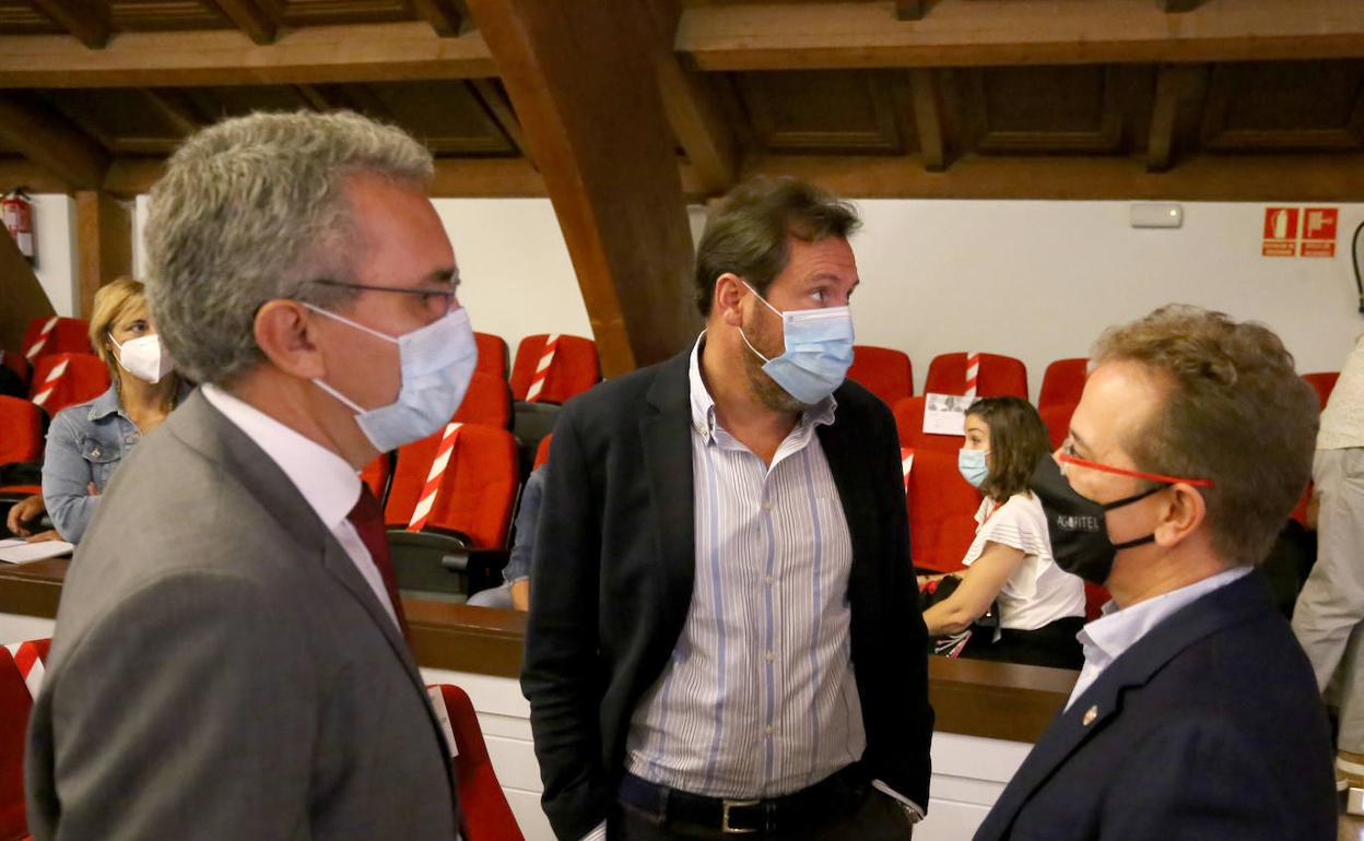 Óscar Puente, en la inauguración del Congreso de Fica-UGT de Castilla y León. 