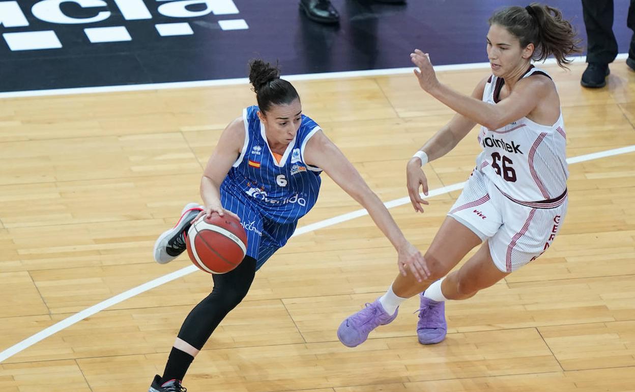 Silvia Domínguez, ante Roso Buch en la Supercopa. 