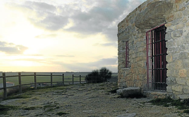 Una de las casas cueva en las que habitaban los vecinos de Trigueros hasta el siglo XX.