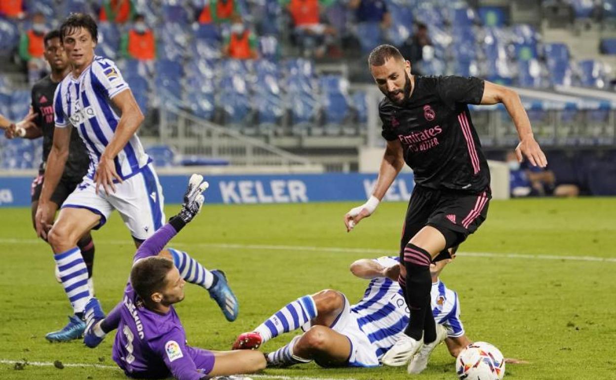 Benzema, en la ocasión más clara del Real Madrid ante la Real Sociedad. 