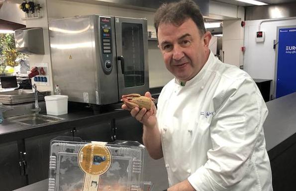 Martín Berasategui con un pichón de Tierra de Campos. 