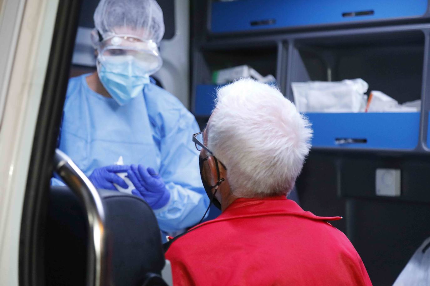 Se espera que más de 2.000 personas se sometan a las pruebas. 