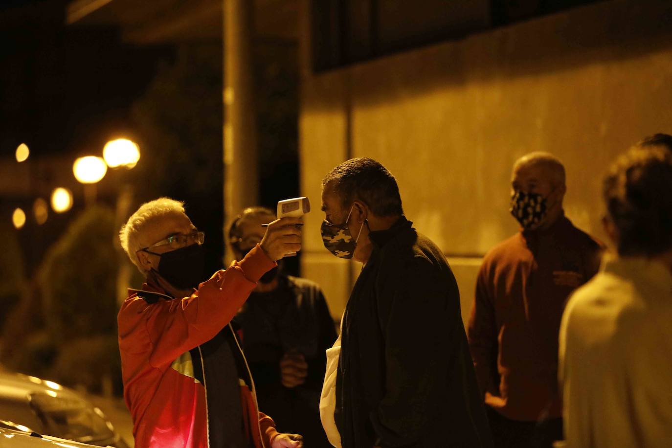 Se espera que más de 2.000 personas se sometan a las pruebas. 