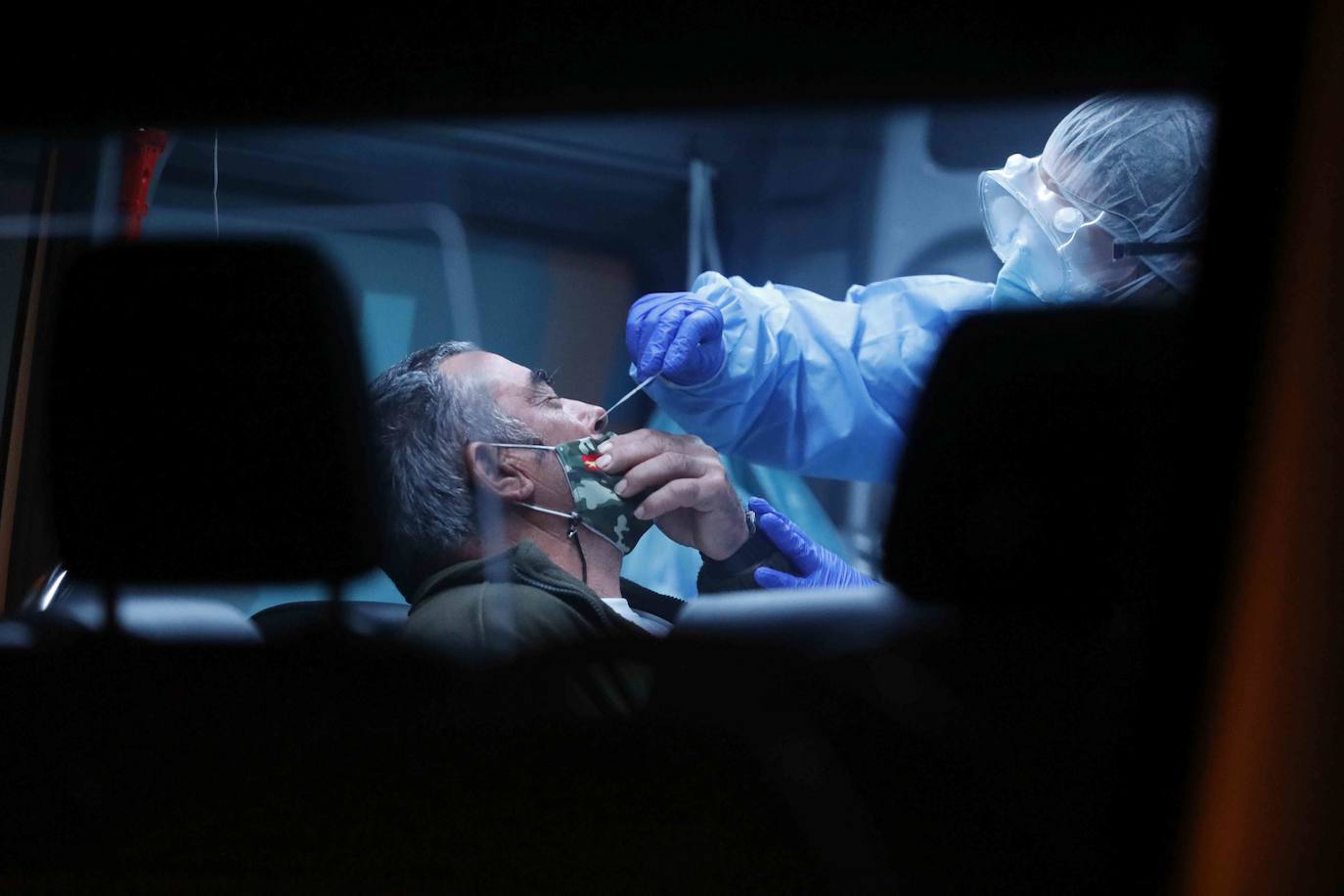 Se espera que más de 2.000 personas se sometan a las pruebas. 